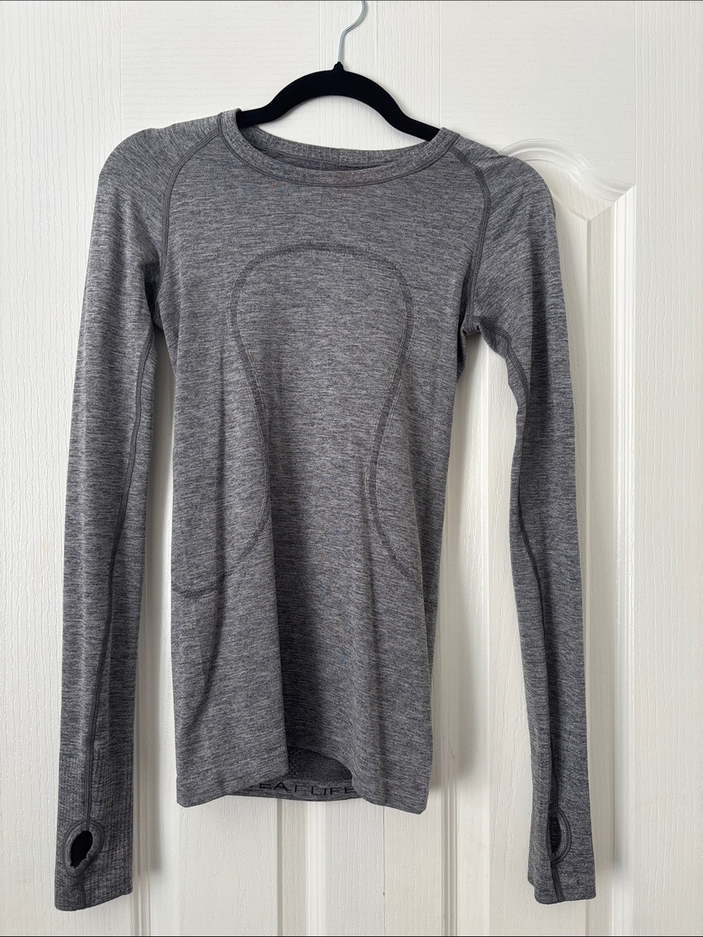 LULULEMON Long Sleeve Top in Grey